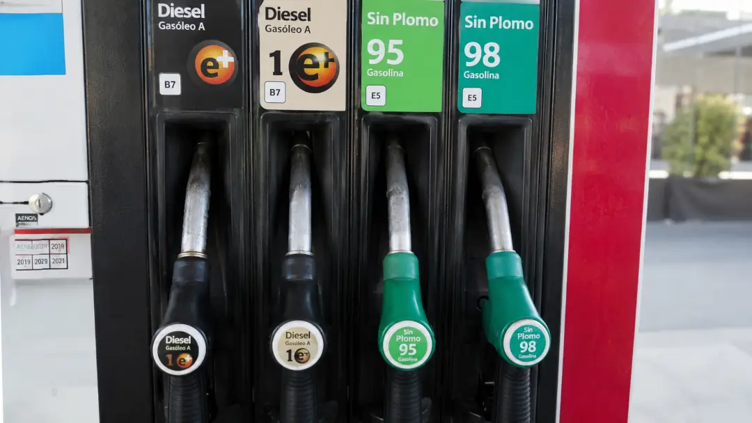 Echar gasolina a un diésel o diésel a un gasolina: qué hacer si te equivocas
